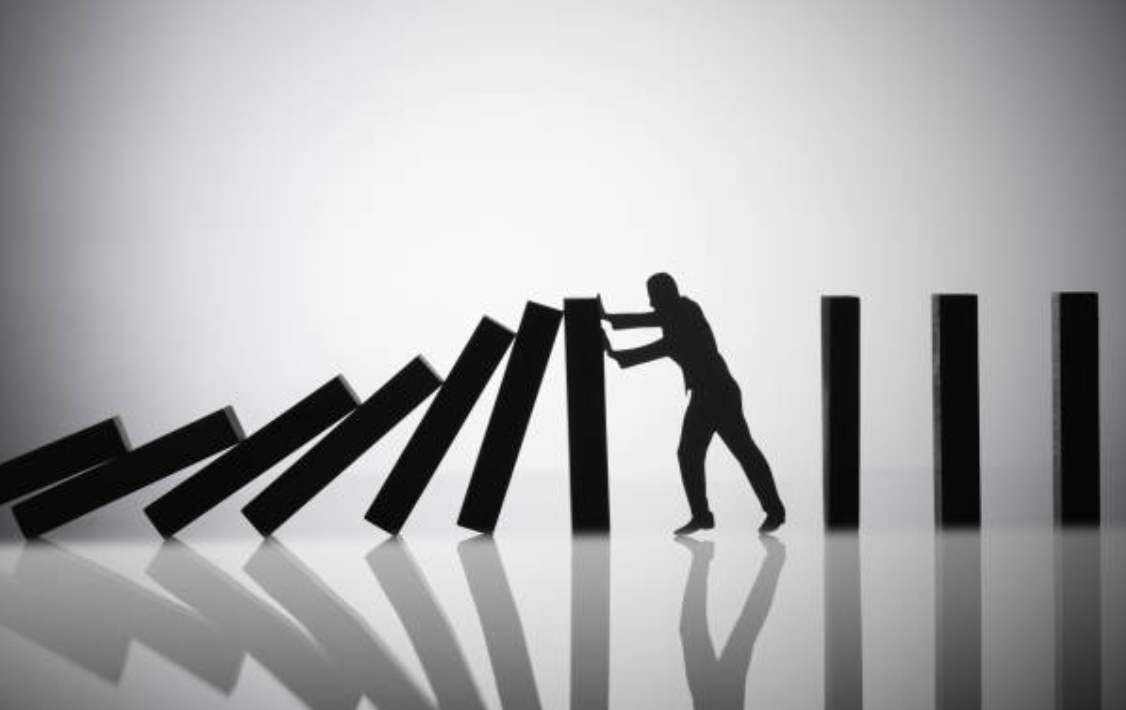 ۴ راه برای رهبری در زمان بحران اسپایدر.webp