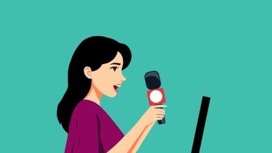 چطور با مطمعن به نفس سخن بزنیم؟_اسپایدر 34 صحبت کردن دختر کارتونی با میکروفن و لپتاپ جلو