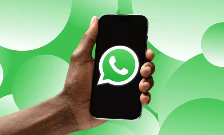 واتساپ بهزودی قابلیت چتکردن با کاربران فاقد اکانت را فراهم میکند_اسپایدر 1 WhatsApps New Guest Chats Let You Message Without an Account or App.jpg.webp