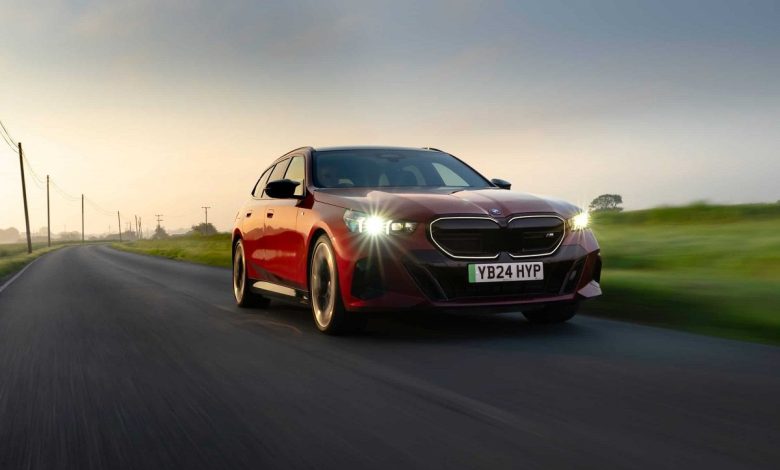اراعه بی ام و i5 مدل ۲۰۲۶ اغاز شد؛ ظاهری دلنشینتر با برد بیشتر_اسپایدر 1 BMW i5 M60 Touring UK Spec 19