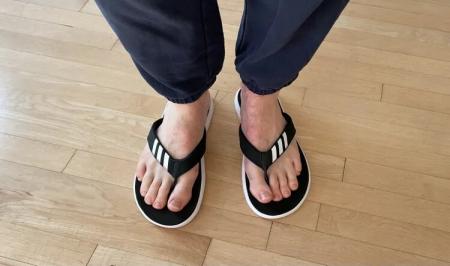 بی‌خیال پوشیدن دمپایی لاانگشتی شوید